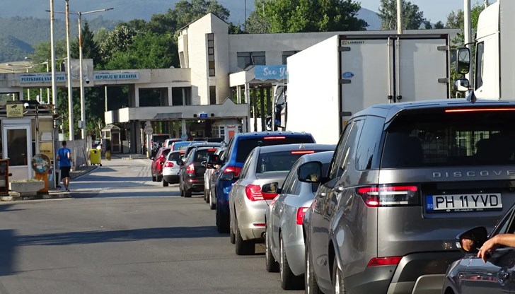 На вход и изход се наблюдава засилено движение на леки автомобили