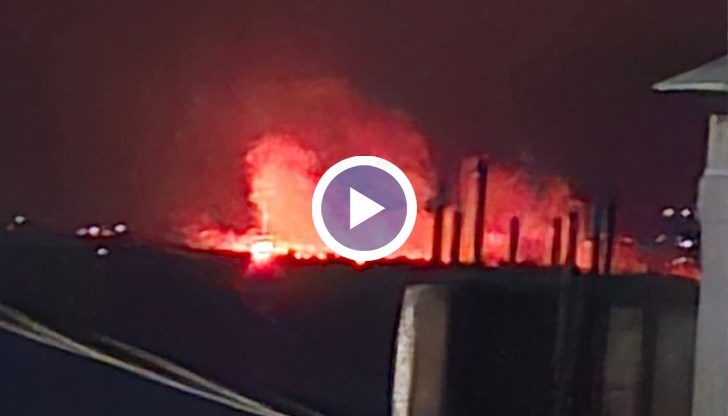 Евакуират три села на Кефалония, мобилизирани са всички пожарникари на Закинтос