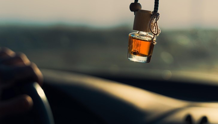 Непълнолетният шофьор е задържан за 24 часа, след като излетял от платното