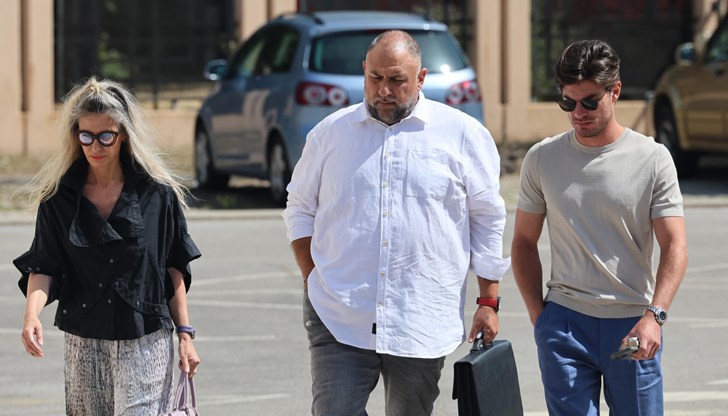 Паскал е признал отделни деяния, но отрича участие в организирана престъпна група с другите обвиняеми