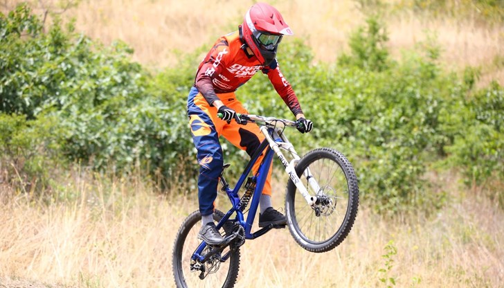 Младата надежда в планинското колоездене е управлявал лек автомобил Ауди А6 Младата надежда в планинското колоездене е управлявал лек автомобил Ауди А6