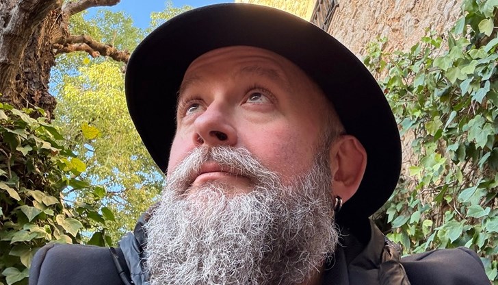 Писателят остро критикува лидера на ГЕРБ заради изказването му за трагедията в Несебър