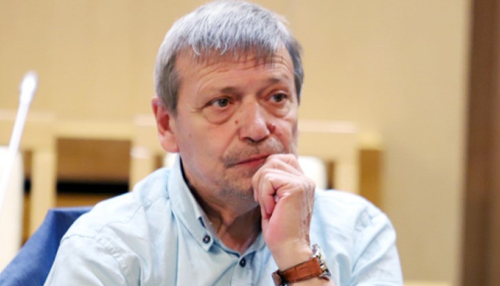 Икономист предупреди България да не повтаря грешките на Румъния Икономист предупреди България да не повтаря грешките на Румъния