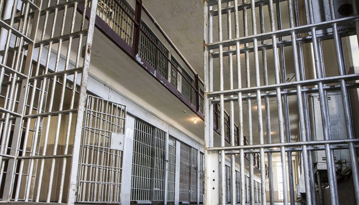 Новите строги санкции влизат в сила от утре и са насочени към вейповете със седативното вещество етомидат Новите строги санкции влизат в сила от утре и са насочени към вейповете със седативното вещество етомидат