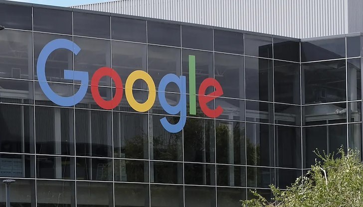 Новите AI инструменти на технологичния гигант доведоха до драстичен спад в посещенията на новинарски и издателски сайтове