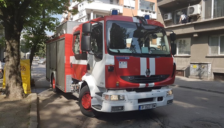 Пожарна служба в Русе гаси пожари в четири населени места
