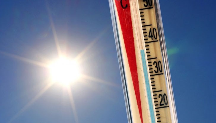 Температурите днес ще достигнат до 37°