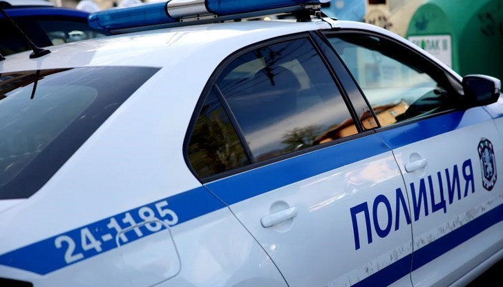 Автомобилът се удари в дърво и се преобърна на пътя между селата Яворница и Ключ Автомобилът се удари в дърво и се преобърна на пътя между селата Яворница и Ключ