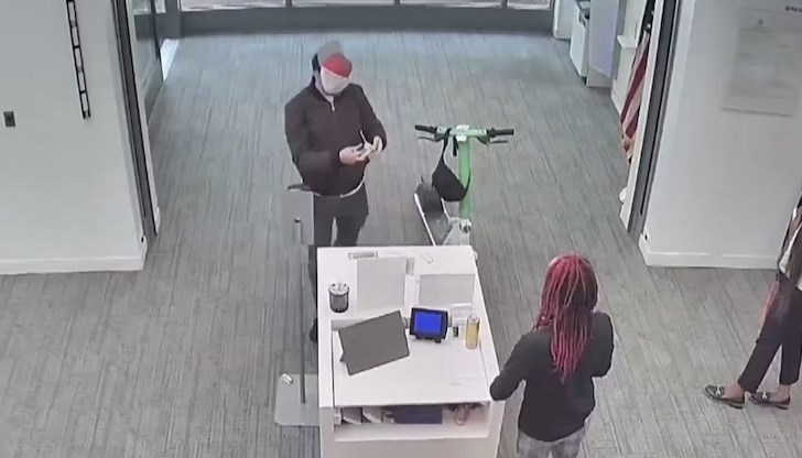 Любомир Петлешков избягал с тротинетка