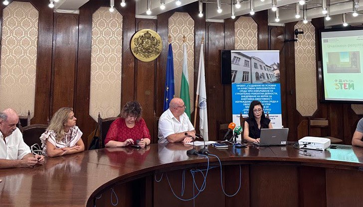 Заместник-кметът Енчо Енчев представи напредъка по проекта за 2,9 милиона лева Заместник-кметът Енчо Енчев представи напредъка по проекта за 2,9 милиона лева