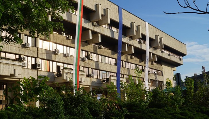 Дейностите включват асфалтиране и поддръжка на 13 квартала