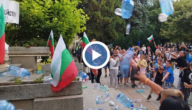 Преди това с автошествие блокираха пътя за София, недоволството нараства заради продължаващото безводие