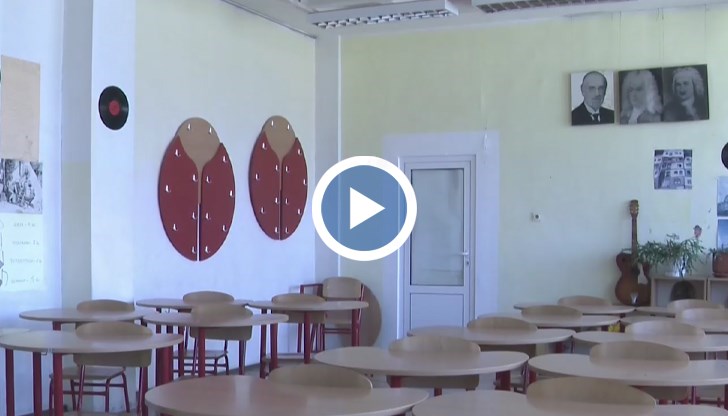 Педагозите избягват директорските постове заради големите отговорности и ниските заплати