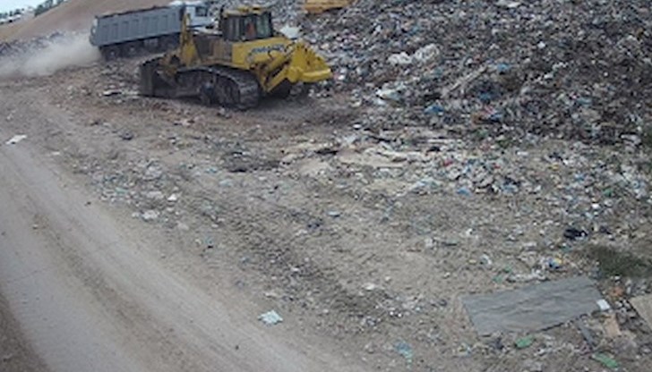 Ограничени са тлеещите огнища, не се отчитат отклонения в показателите на въздуха