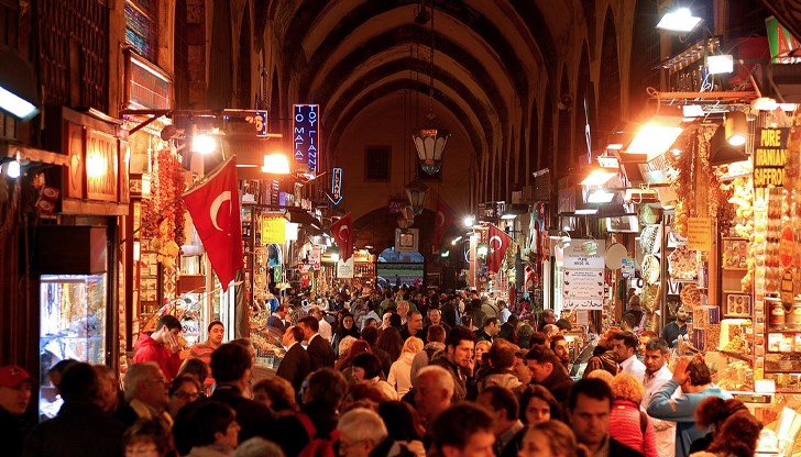 40 души са задържани при мащабна операция срещу незаконната търговия с диаманти в покрития пазар на Истанбул