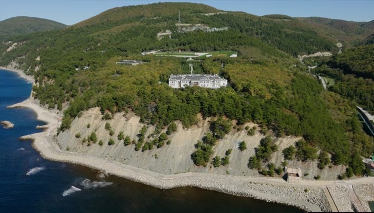 Пламъците обхванаха над 40 хектара гора близо до черноморската резиденция Пламъците обхванаха над 40 хектара гора близо до черноморската резиденция