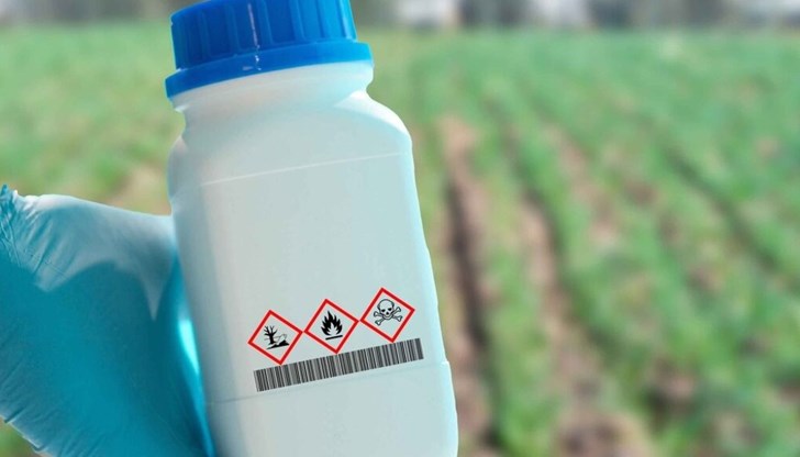 Опасен хербицид се продава свободно въпреки забранения