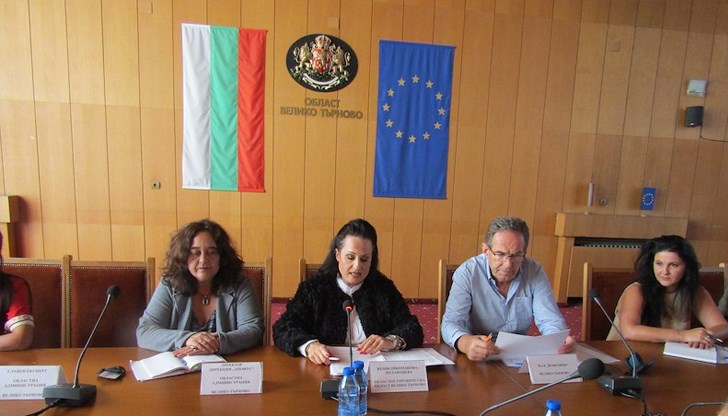 Юлия Ликоманов а- Мутафчиева обяви план за спешни мерки и поиска информация от общините за извършените инвестиции