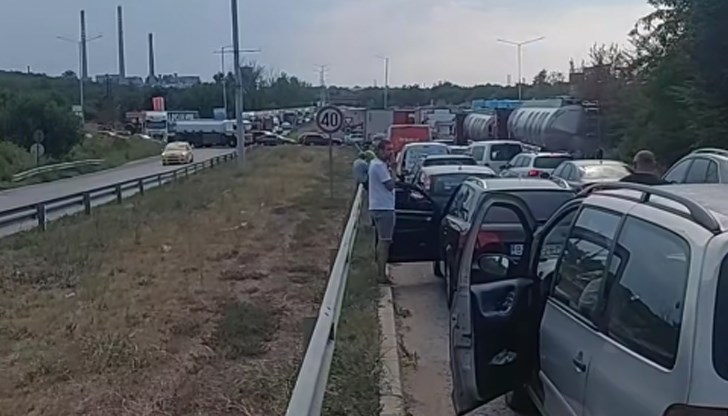 Опашката достига до Мартен, граждани звънят на 112 без резултат