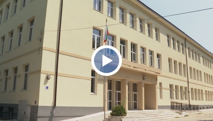 Ниските заплати и големите отговорности отблъскват педагозите от директорските постове