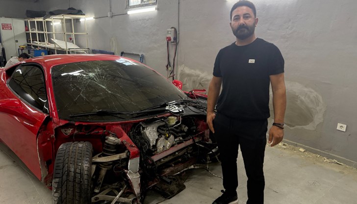 Спортният автомобил се удари в подпорна колона на магистрала Е-5 и се обърна по таван Спортният автомобил се удари в подпорна колона на магистрала Е-5 и се обърна по таван