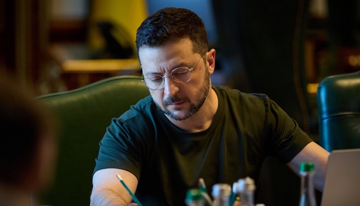 Проведох смислен разговор с президента Тръмп, заяви украинският президент