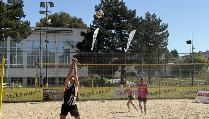 Финалните мачове ще определят шампионите утре