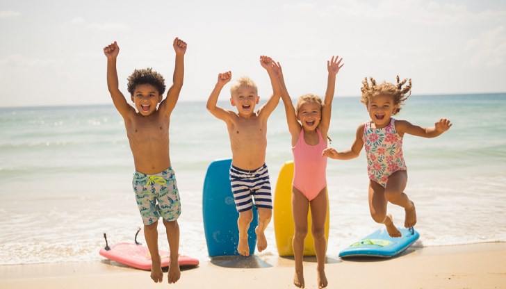 Те ще бъдат настанени в хотел в Сарафово за възстановяване на здравето си