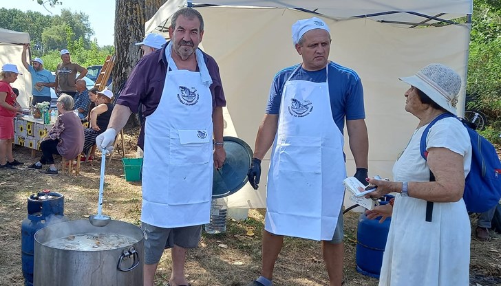 Фолклорната програма включва участници от Силистра, Русе и Варна