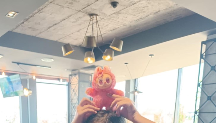 Полицията в Лондон иззе хиляди имитации, които се разпадат и заплашват да задушат деца