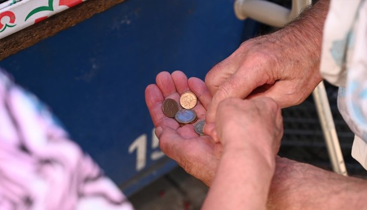 Димитрина Драганчева работи в магазин заради недостатъчна пенсия