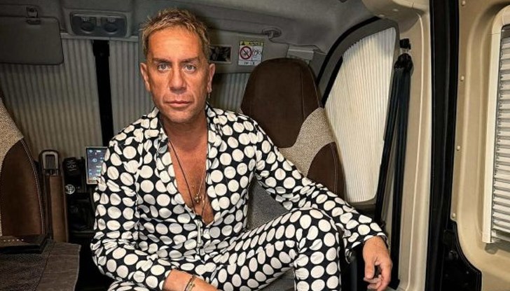 Известният певец се намира в държавна болница в Атина с негово съгласие и на семейството му