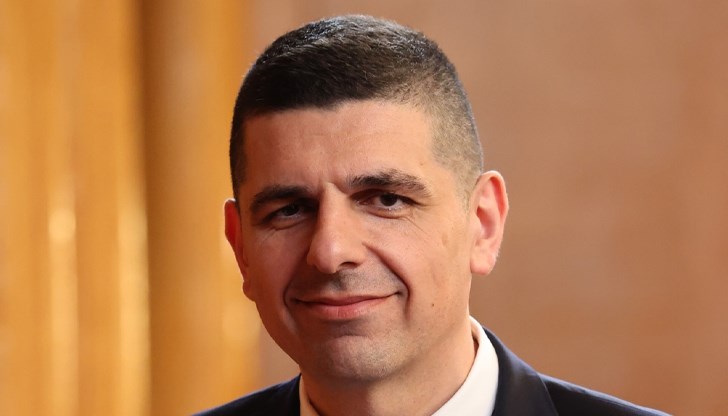 Депутатът внася парламентарни въпроси към всички държавни агенции за раздаваните премии