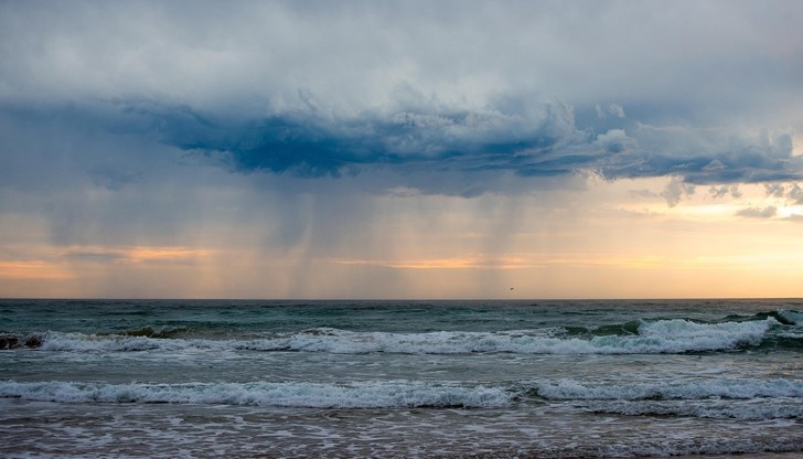 Най-отпускарският месец ще е слънчев и обичайно горещ край морето Най-отпускарският месец ще е слънчев и обичайно горещ край морето