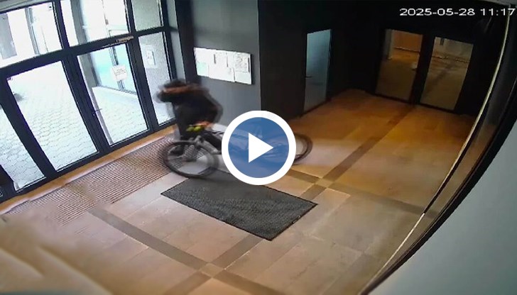 След гонка мъжът е заключен в автомобила и предаден на полицията