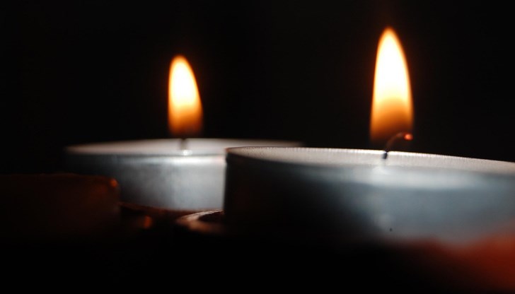 Градът потъна в скръб заради смъртта на двама младежи, загубили живота си в катастрофа Градът потъна в скръб заради смъртта на двама младежи, загубили живота си в катастрофа