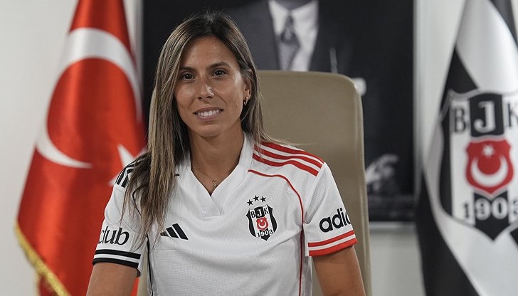 28-годишната нападателка подписа с бронзовия медалист от турското първенство