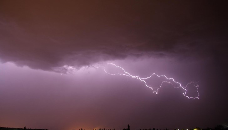 Предстои преминаване на студен атмосферен фронт през страната Предстои преминаване на студен атмосферен фронт през страната