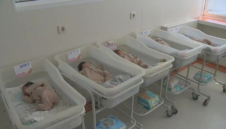 Лекарите обясняват пика с повече време у дома в студените месеци и по-добрата мъжка фертилност