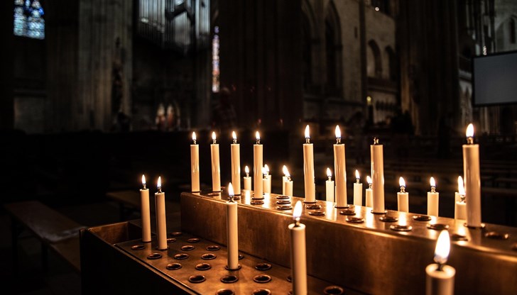 Православната църква почита паметта на Св. Александър и Св. Александър Невски
