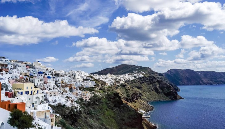 Агенцията по приходите търси неплатени данъци след оплаквания в Аспровалта