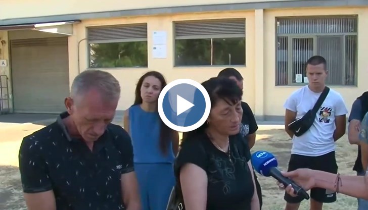 Не е събуден. Диша сам и дотам. Надяваме се да се събуди, сподели бабата на детето