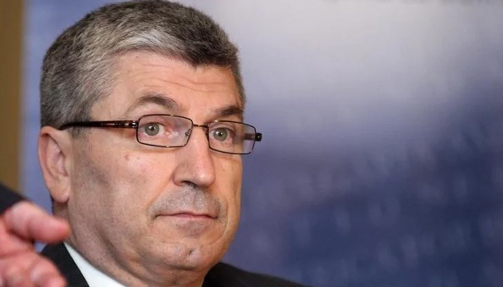 Илиан Василев отправя критичен поглед към дипломацията като реалити шоу без резултати