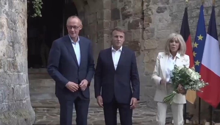 Макрон и Мерц обсъдиха дипломатическите усилия за прекратяване на войната