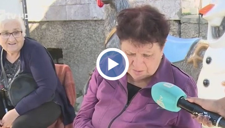 Служители на "Български пощи" обучават гражданите за въвеждането на еврото