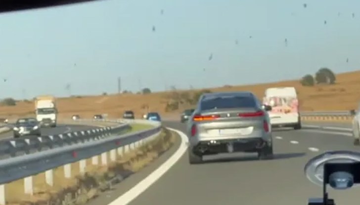 Транспортният министър публикува видео от преследването и съобщи за задържане на джигита в Бургас