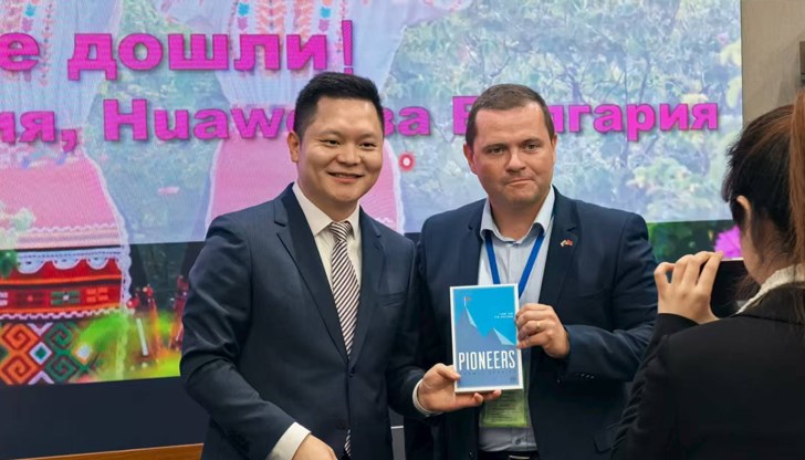 В рамките на посещението бяха обсъдени иновативни решения за умни градове, изкуствен интелект и бъдещи технологии