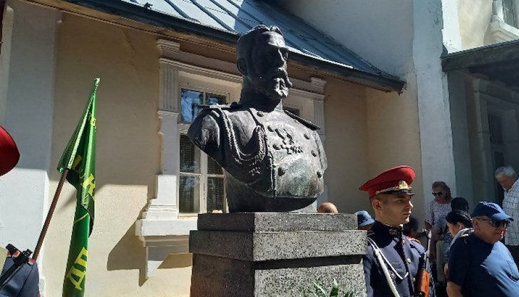 Монументът е изграден в Държавното предприятие „Кабиюк" край Шумен