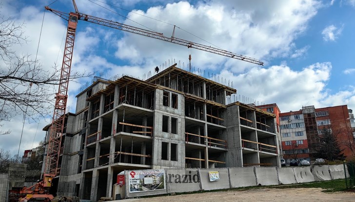 Цената на жилищните кредити падна до историческо дъно