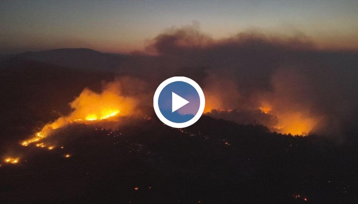 Хиляди евакуирани в Гърция, Албания и Черна гора, пожари изпепелиха стотици домове